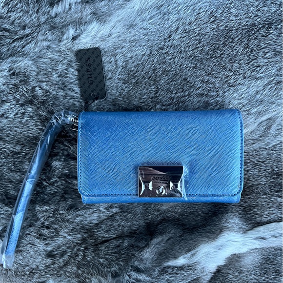 Guess Purse and Wallet set! Brand new! - Picture 2 of 5